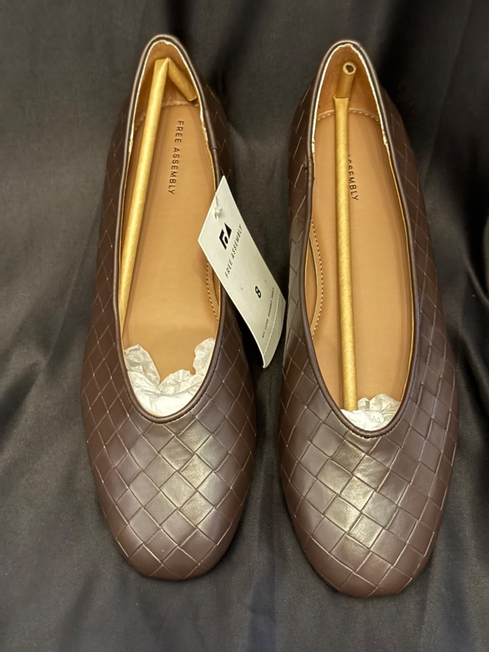 NIB Free Assembly Brown Woven Flats – Like New  (8)